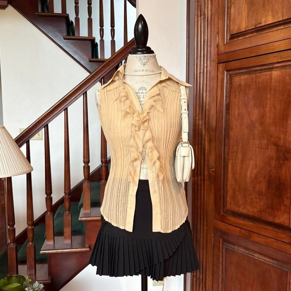 Dress-U Vintage Tan Ruffle Stretchy Textured Sleeveless Blouse Collared Shirt